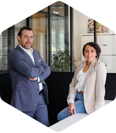 Photo de Renaud Raison et Rachida Trabelsi, fondateurs du cabinet de conseils aux entreprises Heyly Conseils.